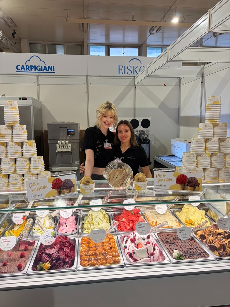 Adria Gold gelato vitrina